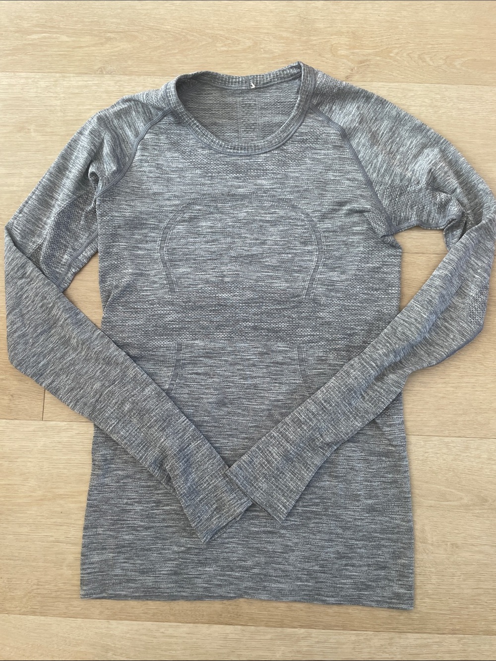 lululemon athletica Gray Heather Long-Sleeve Seamless Top